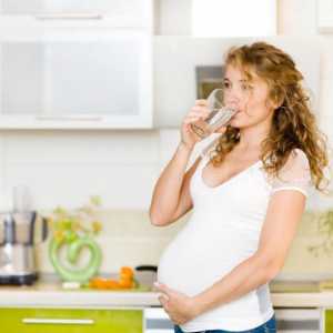 Puteți bea pentru femeile gravide impotriva constipatiei?