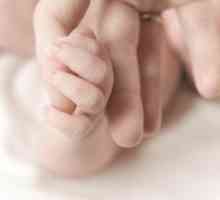 Degetele de pe mâini și picioare nou-născuți