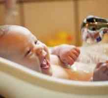 Îngrijirea și igiena băieți nou-născuți