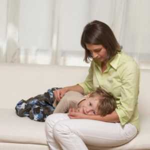 Intoxicatia diaree, febră, vărsături într-un copil