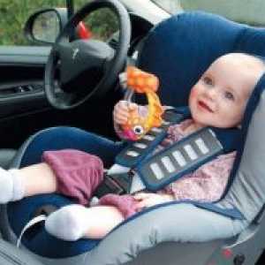 Centuri de siguranță în scaunul auto, cum să fixați un copil