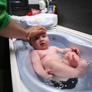 Vârsta optimă pentru sugari începe de înot în baia este la vârsta de 2-3 săptămâni. Înota de la…